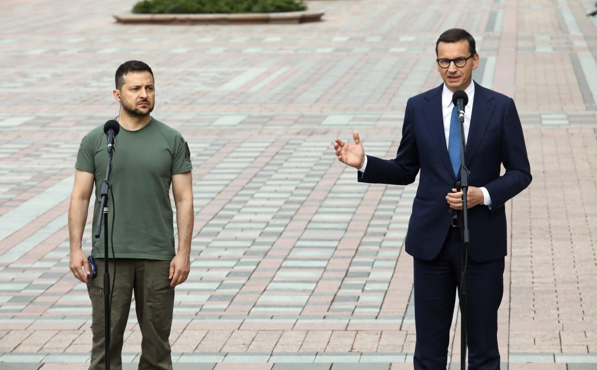 Podczas rozmów z prezydentem Ukrainy Wołodymyrem Zełenskim na pewno będziemy poruszali temat zboża ukraińskiego i różnych artykułów rolnych - zapowiedział premier Mateusz Morawiecki. Chcemy, aby jakikolwiek handel z Ukrainą nie destabilizował naszego rynku - dodał.