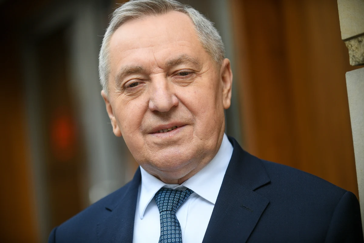Henryk Kowalczyk straci stanowisko szefa Ministerstwa Rolnictwa i Rozwoju Wsi. Dojdzie do tego jeszcze przed świętami - taką informację podał portal Interia.