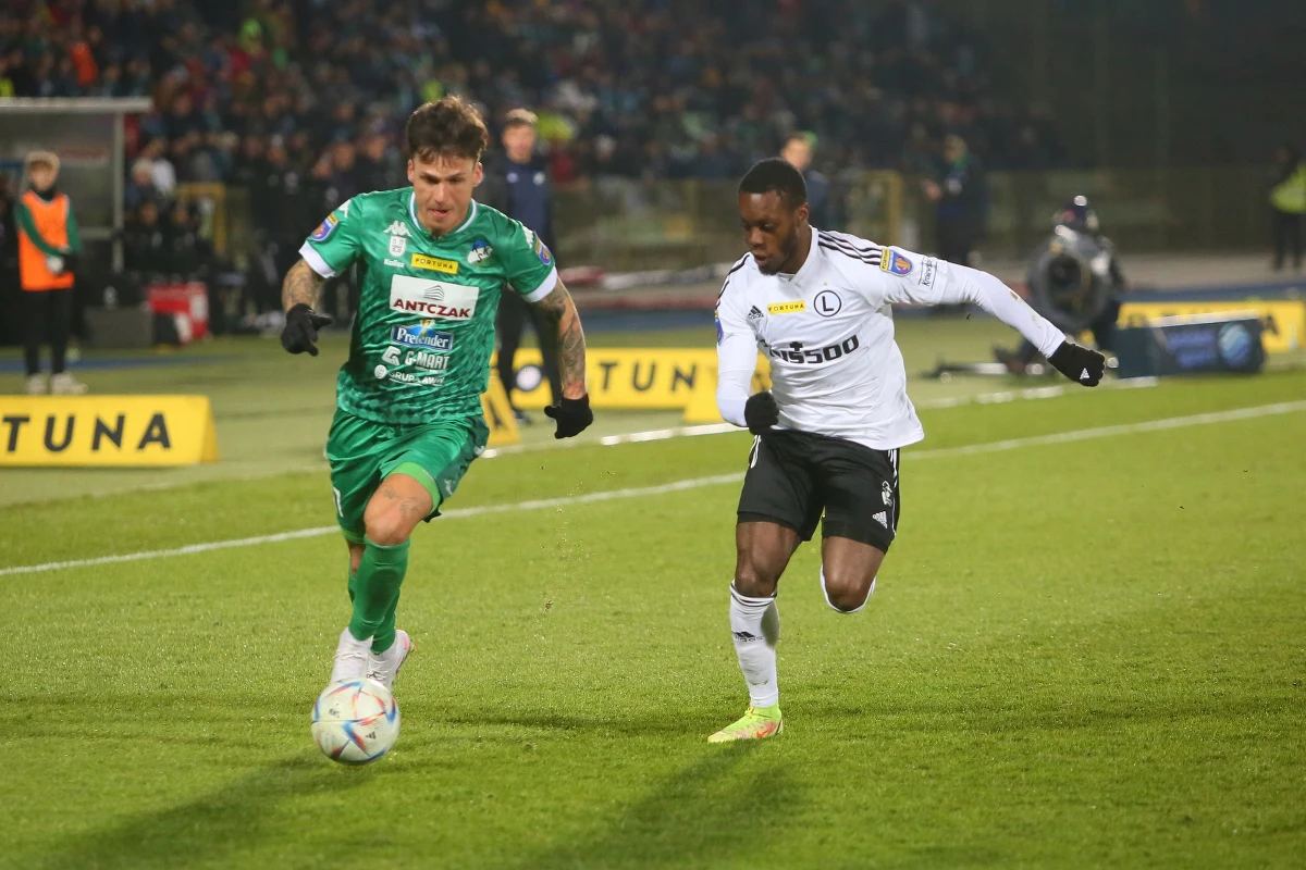 Legia Warszawa pokonała KKS Kalisz 1:0 i awansowała do finału Pucharu Polski. W drugim półfinale Górnik Łęczna w środę zmierzy się z Rakowem Częstochowa. 