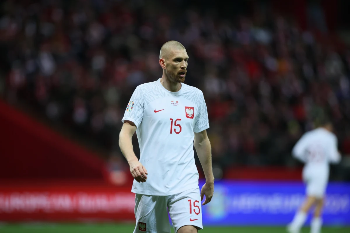 Próbka A badania antydopingowego przeprowadzonego u obrońcy Lecha Poznań Bartosza Salamona po meczu Ligi Konferencji ze szwedzkim Djurgårdens dała wynik pozytywny i wykazały obecność chlortalidonu - poinformował we wtorek klub. "Piłkarz nie został zawieszony i może bez przeszkód grać do czasu pełnego wyjaśnienia sprawy" - dodano. "Ta wiadomość jest dla mnie wielkim zaskoczeniem" - skomentował zawodnik.