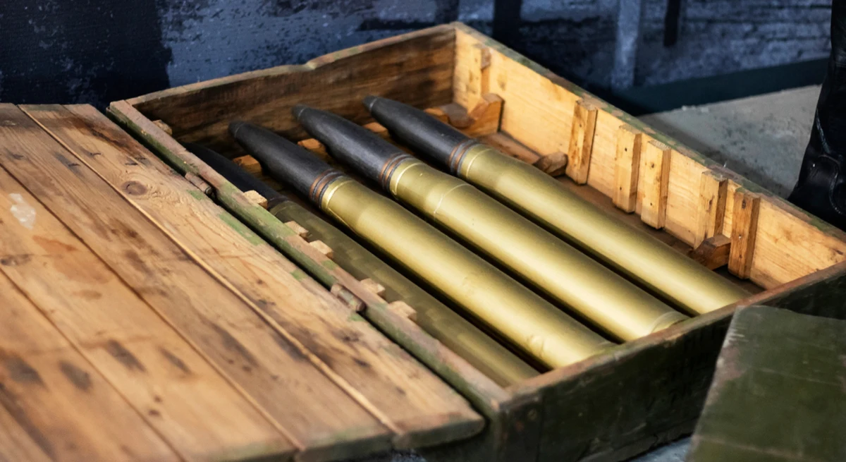 Jest porozumienie ambasadorów Unii Europejskiej w sprawie szczegółów przekazania Ukrainie za 1 mld euro amunicji z własnych, krajowych magazynów. Jak donosi dziennikarka RMF FM w Brukseli, mimo wcześniejszego politycznego porozumienia, w ostatniej chwili pojawiły się problemy z jego akceptacją na poziomie technicznym.