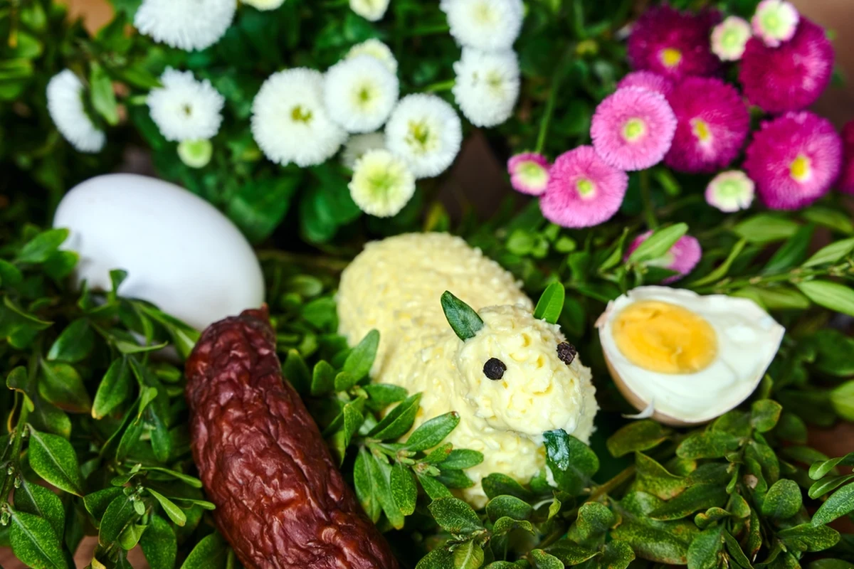 Około 450 osób będzie mogło wziąć udział w miejskim śniadaniu wielkanocnym w Łodzi. Wydarzenie odbędzie się w hali EXPO w niedzielę, początek zaplanowano na godz. 12. Kolejnych 100 osób otrzyma paczki ze świątecznymi potrawami.