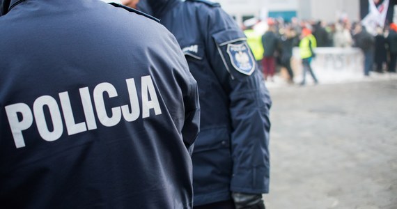 Kadra kierownicza w policji dostanie kolejne podwyżki - dowiedział się reporter RMF FM. Dodatki służbowe zostaną podwyższone wszystkim komendantom, a także wszystkim naczelnikom. 