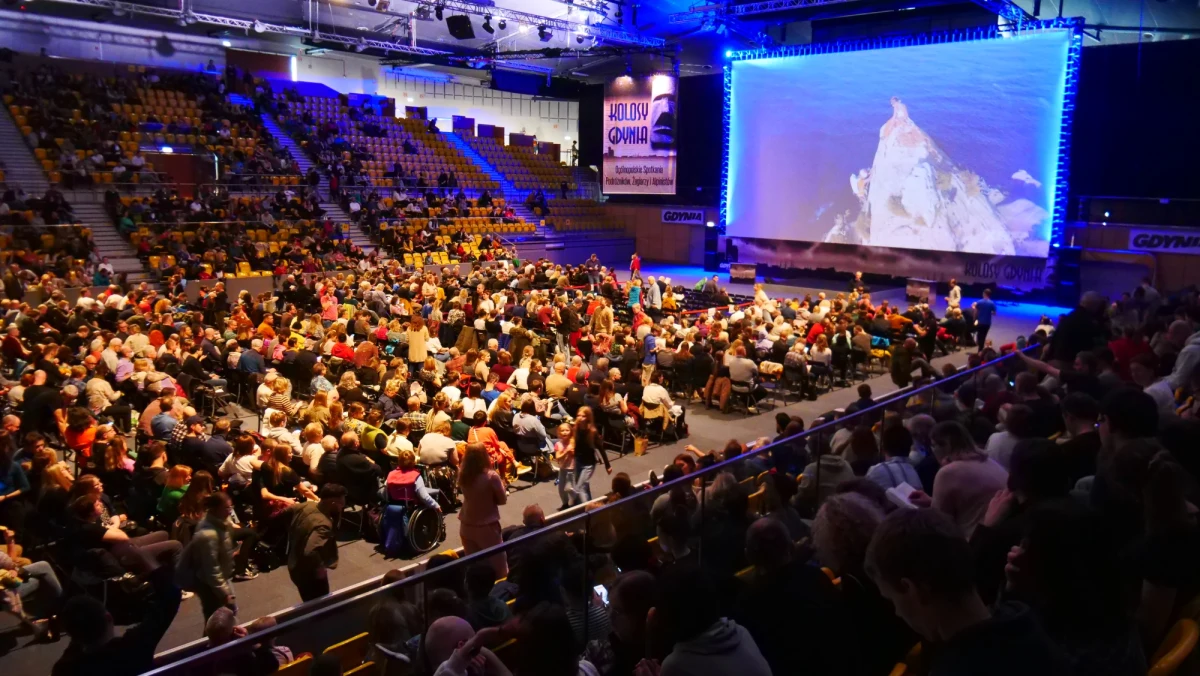 Za nami kolejna edycja Kolosów, najważniejszych polskich nagród eksploracyjnych i największego w Europie festiwalu podróżniczego, który po czasach pandemii powrócił do pełnej formy. Przez imprezę przewinęło się około 20 tys. osób.