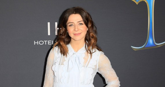 Aktorka popularnego serialu "Chirurdzy", Caterina Scorsone uratowała trójkę swoich dzieci z płonącego domu. Wspomina o tym na Instagramie, załączając zdjęcie pogorzeliska. 