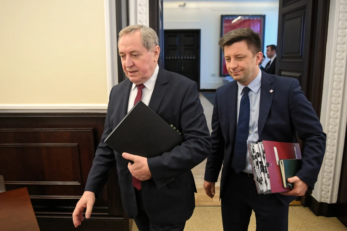 Prezydent ma dziś dokonać zmian w składzie rządu. W ich efekcie gabinet Mateusza Morawieckiego będzie liczył 27 konstytucyjnych członków, chociaż samych resortów jest tylko 16. Do przewiezienia wszystkich 112 członków rządu byłyby potrzebne dwa duże autokary.