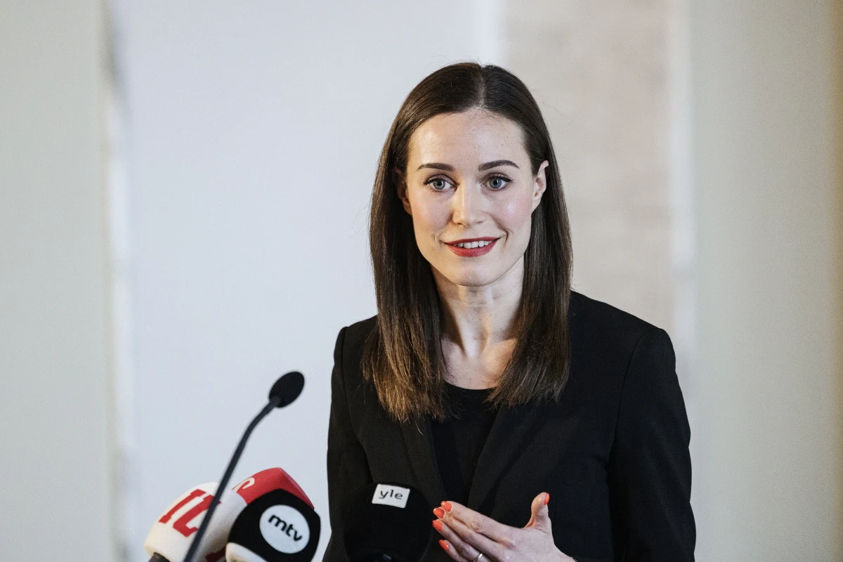 Liderka socjaldemokratów Sanna Marin złożyła w czwartek rezygnację z funkcji prezesa rady ministrów. Po przegranych wyborach, do czasu wyłonienia nowej koalicji rządowej, jej gabinet będzie pełnił funkcję rządu technicznego.