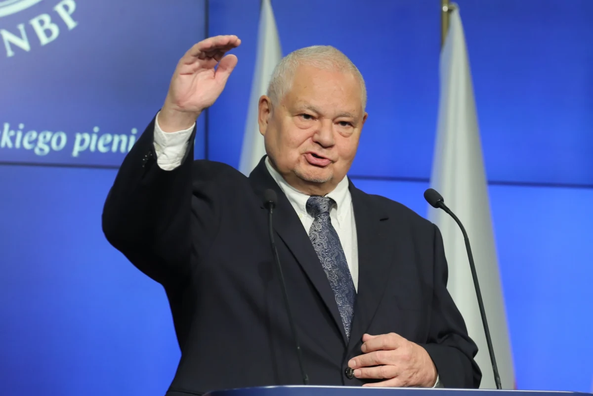 "Euro nie jest panaceum na inflację" - stwierdził podczas dzisiejszej konferencji prasowej prezes Narodowego Banku Polskiego Adam Glapiński. Zdaniem szefa NBP "szybsze bogacenie się zapewnia własna waluta". Jak ocenił, że w ciągu dekady Polska osiągnie aktualny poziom PKB Francji czy Wielkiej Brytanii.