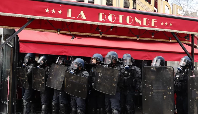 Francja. Demonstranci podpalili ulubioną restaurację Macrona