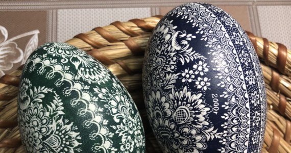 Kroszonka - jajko pokryte misternymi roślinnymi wzorami - od lat jest symbolem Opolszczyzny. W 2019 roku trafiło na Krajową Listę Niematerialnego Dziedzictwa Kultrowego. Rok później na liście tej znalazły się popularne na Śląsku Opolskim pisanki wykonane techniką batikową.