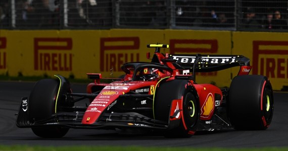 Ferrari odwołało się od pięciosekundowej kary nałożonej na Carlosa Sainza jr. podczas Grand Prix Australii, która zdegradowała go z 4. na 12. miejsce. Decyzja spowodowała, że Hiszpan ukończył zmagania na antypodach bez punktów.