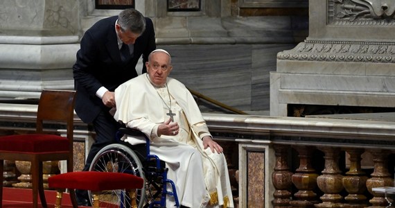 Papież Franciszek nie będzie osobiście uczestniczyć w Drodze Krzyżowej w Koloseum. Taką informację przekazał Watykan. Powodem jest panująca w Rzymie pogoda. Jest zimno, a kilka dni temu papież opuścił szpital. 