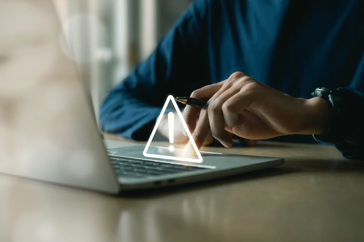 Komisja Nadzoru Finansowego wpisała na listę ostrzeżeń publicznych dwa nowe podmioty: Bright Space LTD i Rejestracja Pojazdów Tomasz Niemiec - poinformowała w piątek Komisja.