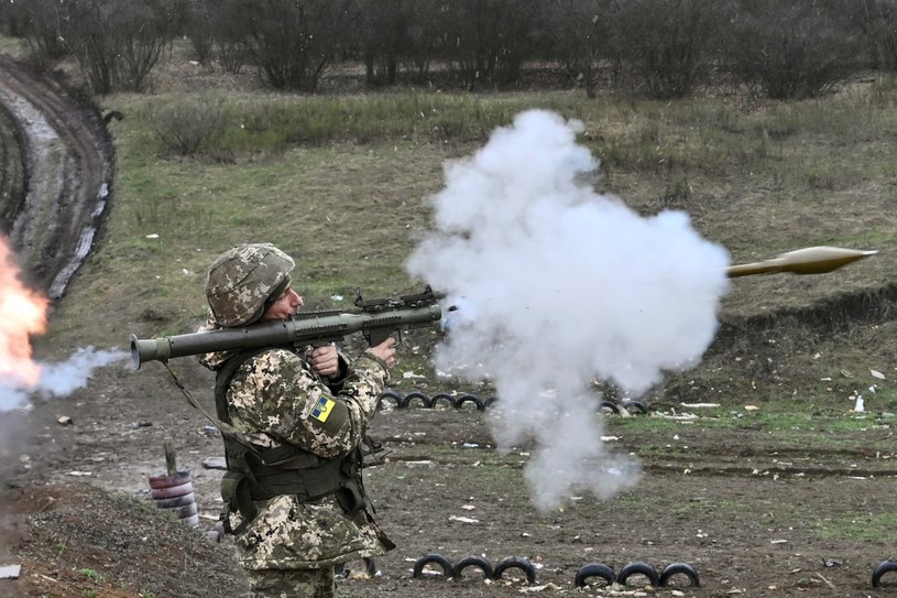 Jak wynika z najnowszego raportu The New York Times, Rosjanie są w niektórych regionach tak bezsilni wobec ukraińskiej kontrofensywy, że decydują się na naprawdę desperackie manewry... w tym strzelanie do swoich żołnierzy.