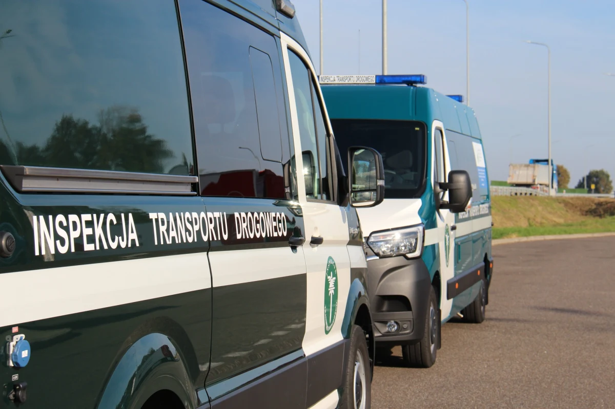 Do nietypowej sytuacji doszło w Wielki Piątek w okolicy Swarożyna ( woj. pomorskie) na zjeździe z autostrady A1. W aucie na świat przyszedł Maksymilian. Rodzącej kobiecie przy porodzie pomogła babcia dziecka, która jest położną. Rodzina jechała z przyszłą mamą do Kociewskiego Centrum Zdrowia w Starogardzie Gdańskim.

