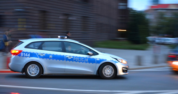 Policyjny pościg ulicami Będzina i Dąbrowy Górniczej w województwie śląskim. Kierowca nie zatrzymał się do kontroli. Informacje dostaliśmy na gorącą linię RMF FM.