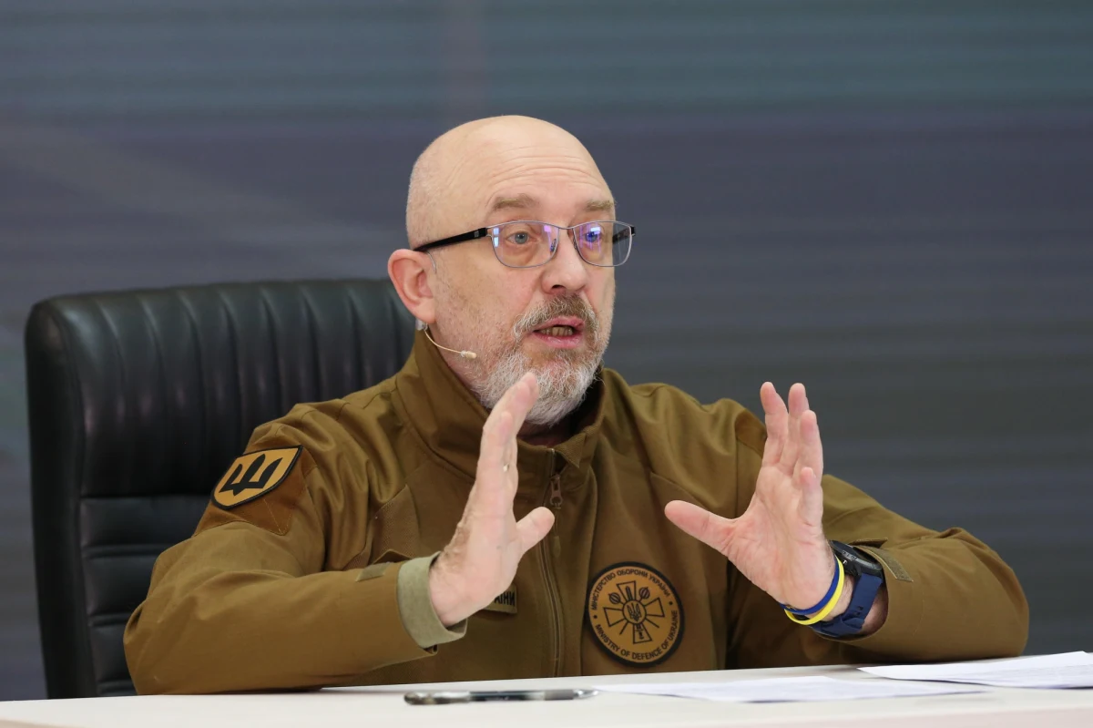 Dramatyczne szczegóły z pierwszych dni rosyjskiej agresji na Ukrainę ujawnił minister obrony Ołeksij Reznikow. Niewiele brakło, aby połowa resortu kluczowego dla walki Ukraińców z najazdem znalazła się w rosyjskiej niewoli.