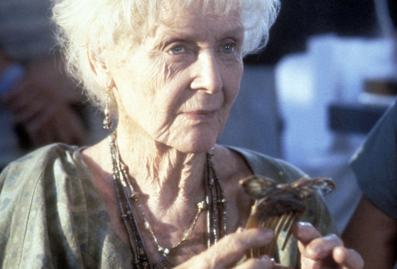"Titanic" należy do filmów, które można oglądać naprawdę wiele razy. W rolę Rose wcieliła się w nim Kate Winslet. Jednak jako sędziwa ukochana Jacka Dawsona wystąpiła Gloria Stuart, która w momencie premiery filmu miała 87 lat. 