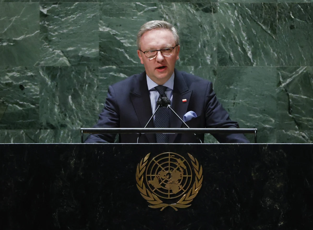 Stały Przedstawiciel RP przy ONZ Krzysztof Szczerski wezwał Rosję na forum Rady Bezpieczeństwa, by oddała wrak prezydenckiego samolotu, który rozbił się w 2010 roku pod Smoleńskiem. Szczerski apelował też, aby Rosjanie w pełni współpracowali z polskimi śledczymi. 