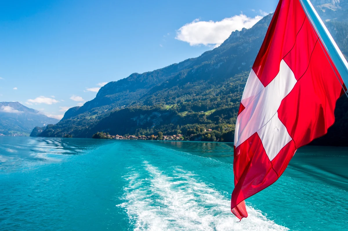 Rekordowa liczba super bogatych Norwegów opuściła swój kraj, uciekając przed podwyższonym podatkiem dla najzamożniejszych. Na odpływie miliarderów za granicę norweski budżet traci rocznie dziesiątki milionów koron.