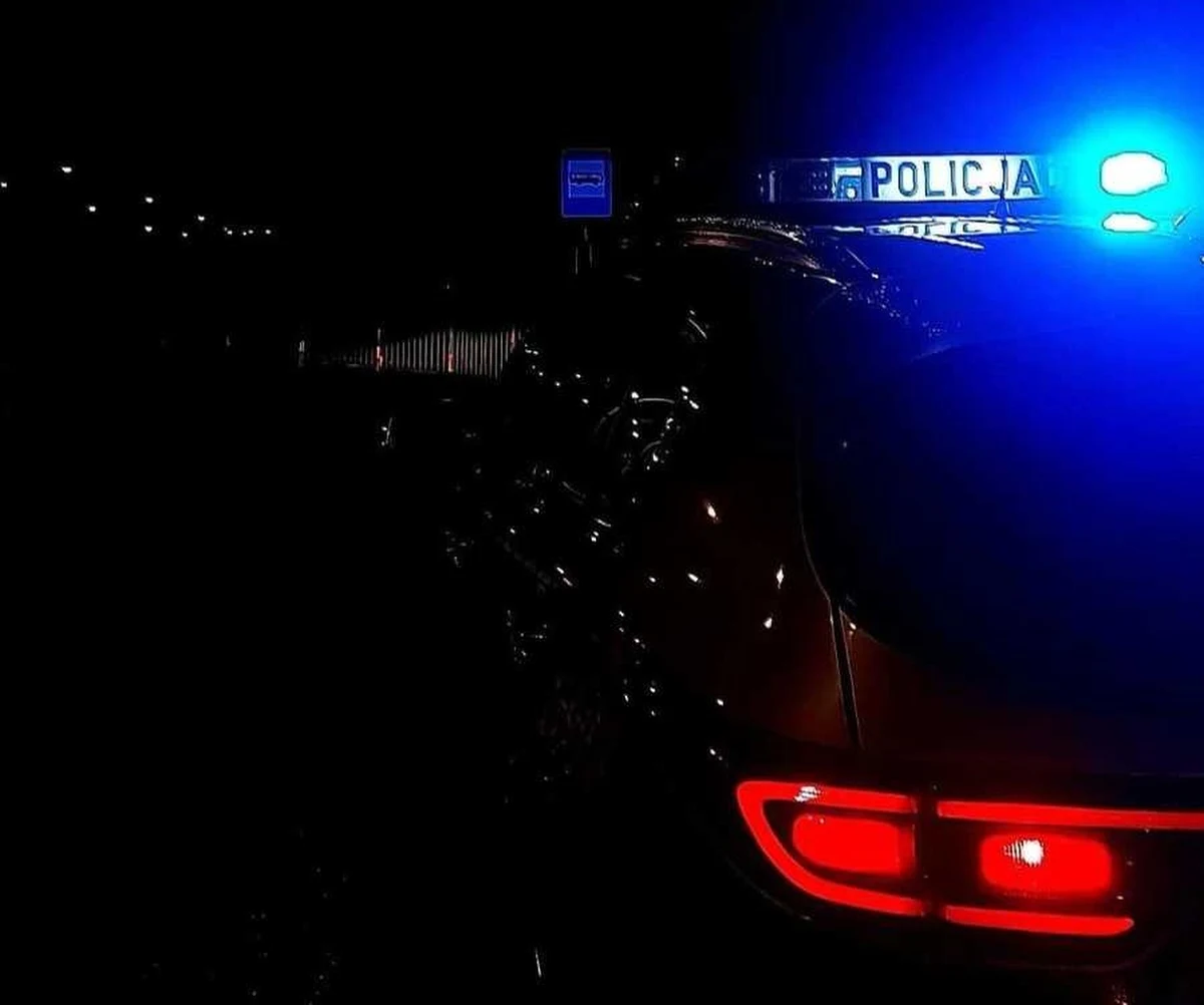 Do tragicznego wypadku doszło na ulicy Sądelskiej w Murzasichlu. Samochód potrącił tam 17-latka. Młody mężczyzna zmarł w szpitalu. 