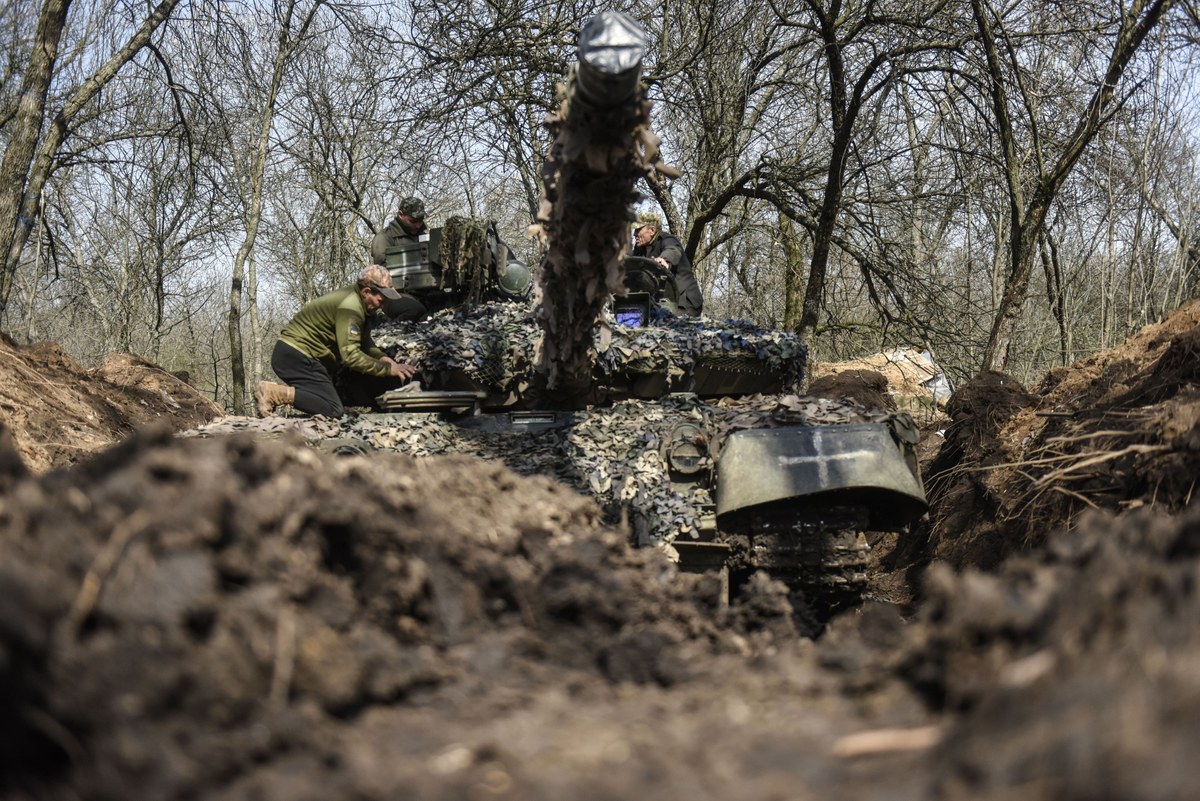 W różnych regionach Rosji znajdowane są cmentarze z masowymi grobami. Pochowani w nich są prawdopodobnie najemnicy z grupy Wagnera, którzy polegli w walkach przeciwko Ukrainie - informuje rosyjska redakcja BBC.