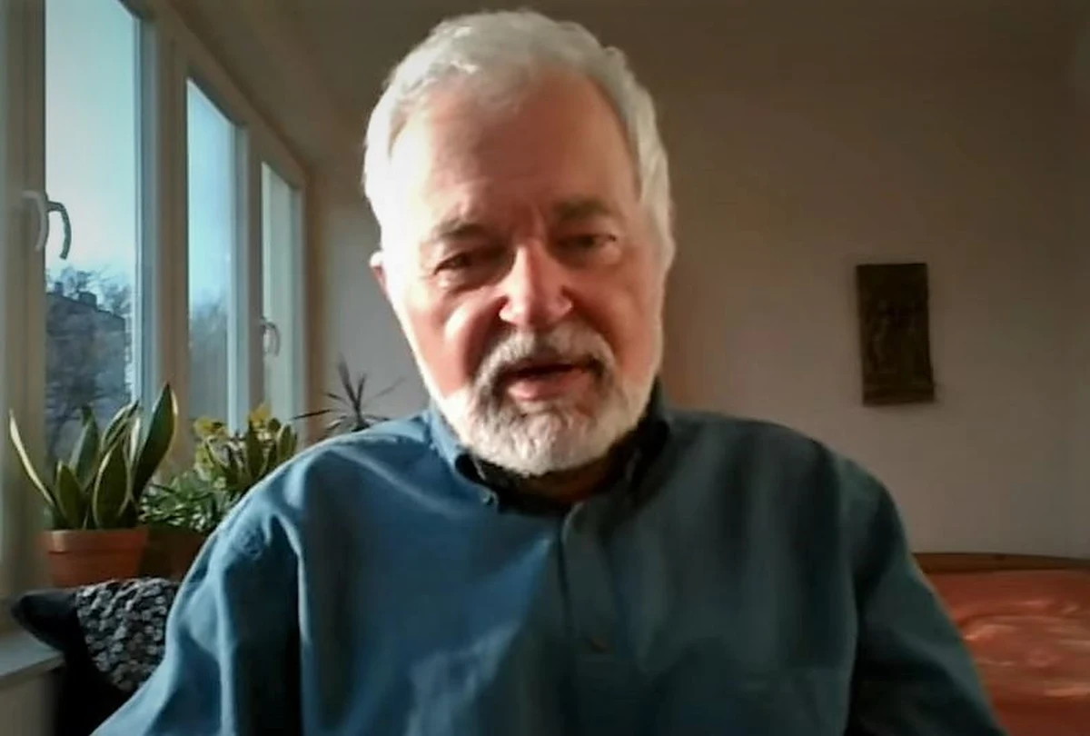 „Macron i elity francuskie uważają się za niekoronowanych liderów Europy. Unia Europejska to w ich pojęciu jest „nasz pomysł” i „nasz sukces”. Francja może odgrywać rolę na równi z Chinami i Stanami Zjednoczonymi, tylko, jeżeli to wzmocni Europę. Europa ma nie być wasalem Stanów Zjednoczonych, tylko przeciwbiegunem w tym wielki trójkącie światowym. To jest idea, którą popierają ci, którzy są za wzmocnieniem Unii Europejskiej” – mówił Michel Viatteau w Popołudniowej rozmowie w RMF FM. Odpowiedział również na pytanie, czy Emmanuel Macron ma kłopoty wizerunkowe po swoich kontrowersyjnych wypowiedziach po wizycie w Chinach.