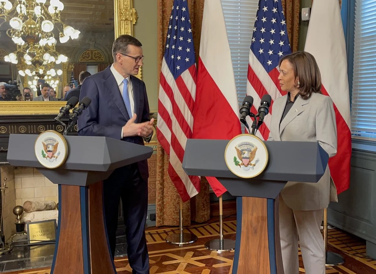 Rozpoczęła się wizyta Mateusza Morawieckiego w USA. Polski premier spotkał się z wiceprezydent Stanów Zjednoczonych Kamalą Harris. Wiceprezydent USA rozpoczynając spotkanie mówiła o doskonałych relacjach między Polską i USA, wyzwaniach i sojuszniczych zobowiązaniach. Nie widzę żadnej alternatywy dla budowy jeszcze ściślejszego sojuszu z Amerykanami. Jeśli kraje na zachód od Polski mniej to rozumieją, to zapewne ze względu na uwarunkowania historyczne - powiedział po spotkaniu Morawiecki.