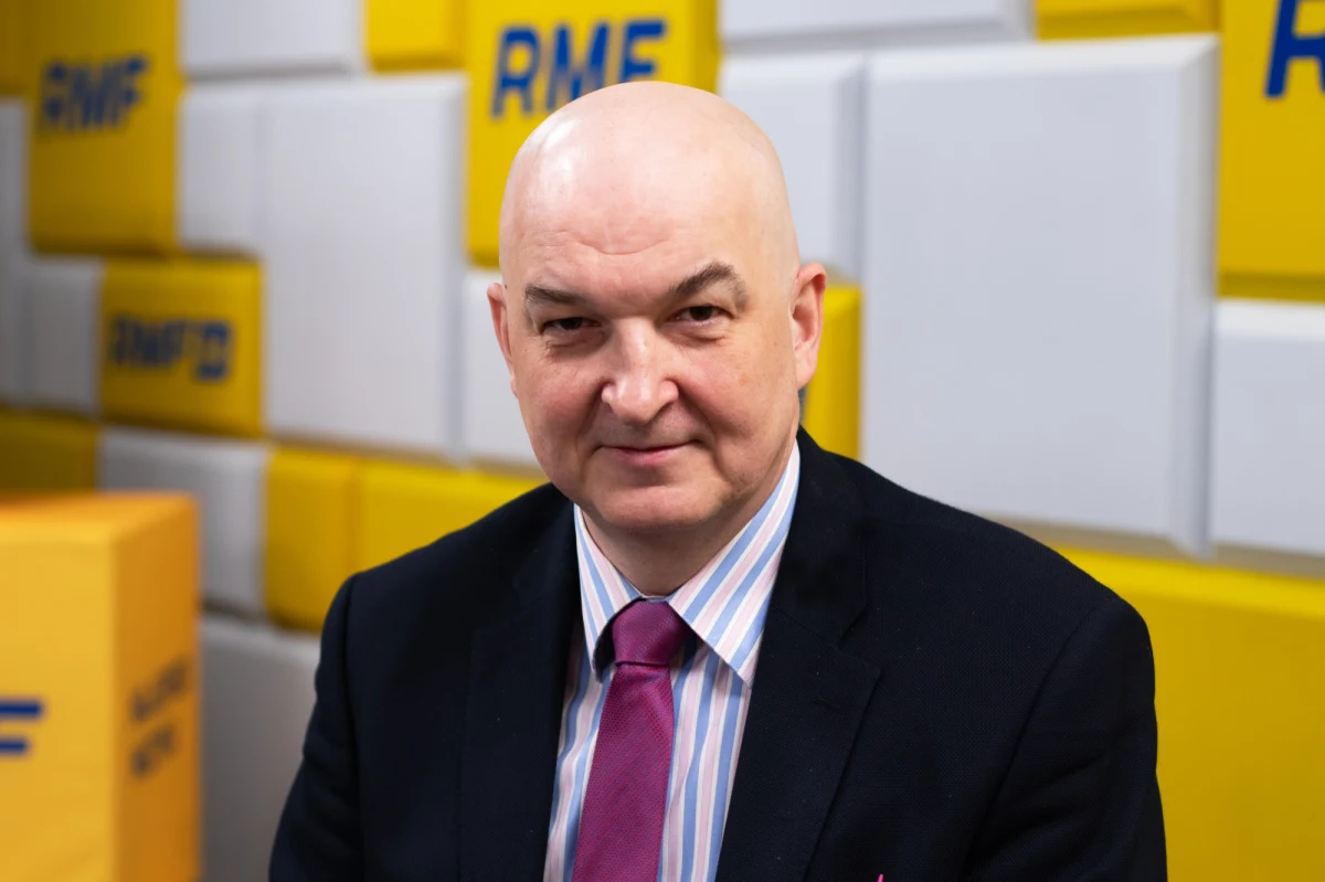 "Fakt, że dochodzi do wizyty premiera Polski w USA, to podkreślenie symboliczne intensywności relacji polsko-amerykańskich" - tak o rozpoczętej wczoraj wizycie Mateusza Morawieckiego w Stanach Zjednoczonych mówił w Porannej rozmowie w RMF FM dr Sławomir Dębski. Dyrektor Polskiego Instytutu Spraw Międzynarodowych podkreślał, że wizyty na tym szczeblu są dość rzadkie. "Jest taki zwyczaj, uzus polityczno-konstytucyjny, że w relacjach z państwami, w których mamy do czynienia z ustrojem prezydenckim, to prezydent utrzymuje relacje. To (wizyta premiera - przyp. red.) pokazuje zakres tych relacji, głębokość" - podkreślał nasz gość.