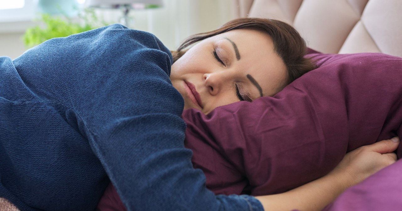 Twój sen może zależeć od tego, co jest w jelitach. Zdumiewające powiązanie