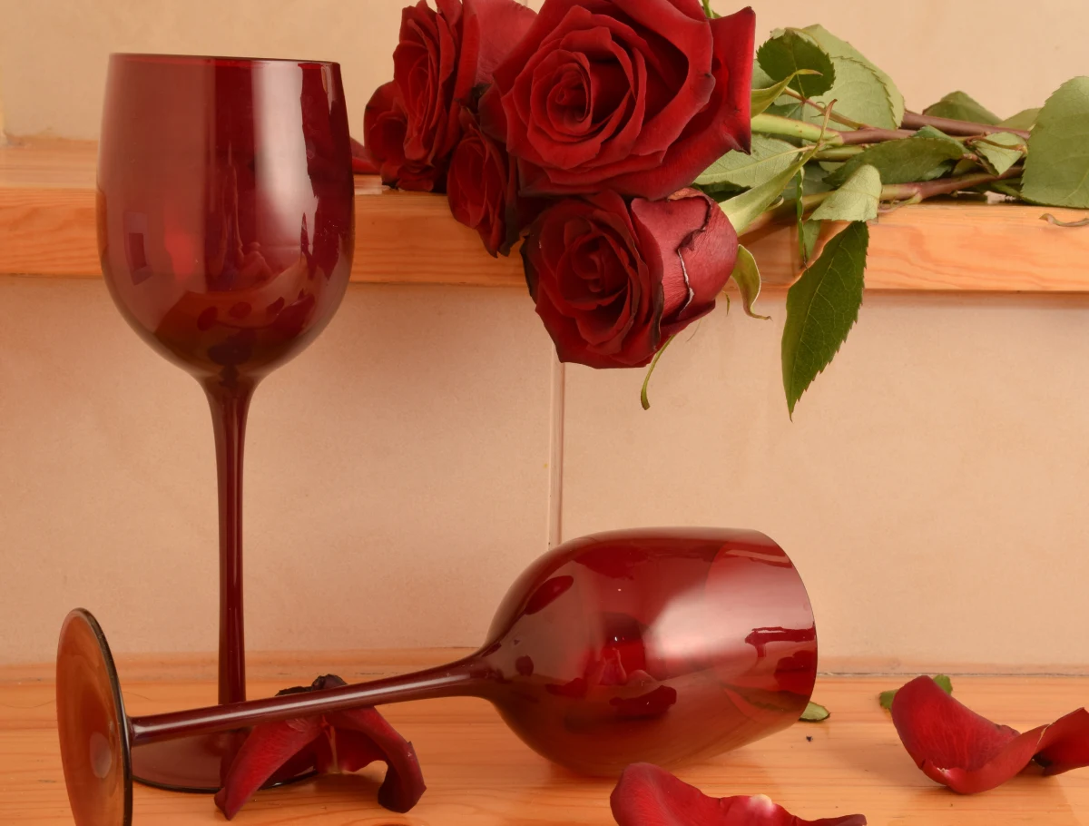 ​"Zostałam napadnięta!" - takiej treści zgłoszenie otrzymali szczecińscy policjanci na początku tego tygodnia. Bez wahania ruszyli z pomocą pod podany adres. Na miejscu czekała na nich kobieta twierdząca, że mężczyzna przebywający we wskazanym przez nią mieszkaniu miał na nią napaść. Funkcjonariusze bardzo szybko ustalili, że zgłaszająca mija się z prawdą. Interwencja zakończyła się zatrzymaniem 26-latki, której najpierw nie wyszła randka, a później znieważyła mundurowych.