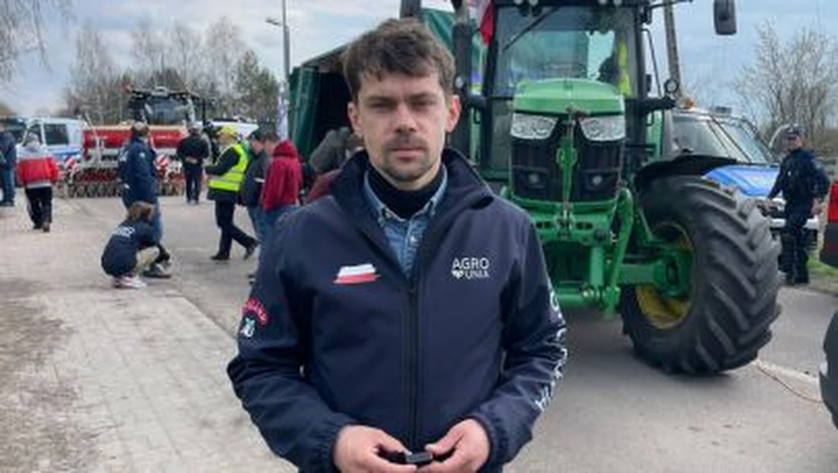 "Protest będzie trwał co najmniej 7 dni, będziemy tutaj stać, domagać się tego, żeby cło na towary rolno-spożywcze z Ukrainy zostało jak najszybciej przywrócone" - mówił w Rozmowie w południe w RMF FM Michał Kołodziejczak. Lider AGROunii jest w Hrubieszowie, gdzie policjanci uniemożliwili zapowiadany przez rolników protest. Mieli oni zablokować szerokotorową linię kolejową, którędy do Polski wjeżdża zboże z Ukrainy. "Godzinę temu za mną przejechał pociąg, około 60 wagonów, które przywiozło kukurydzę, a słyszymy zapewnienia, że zboże i kukurydza już do Polski nie przyjeżdżają. Kilkaset metrów od nas to zboże jest rozładowywane. To, co opowiada dzisiaj minister Telus i polski rząd, to jedna wielka fikcja" - stwierdził nasz gość.
