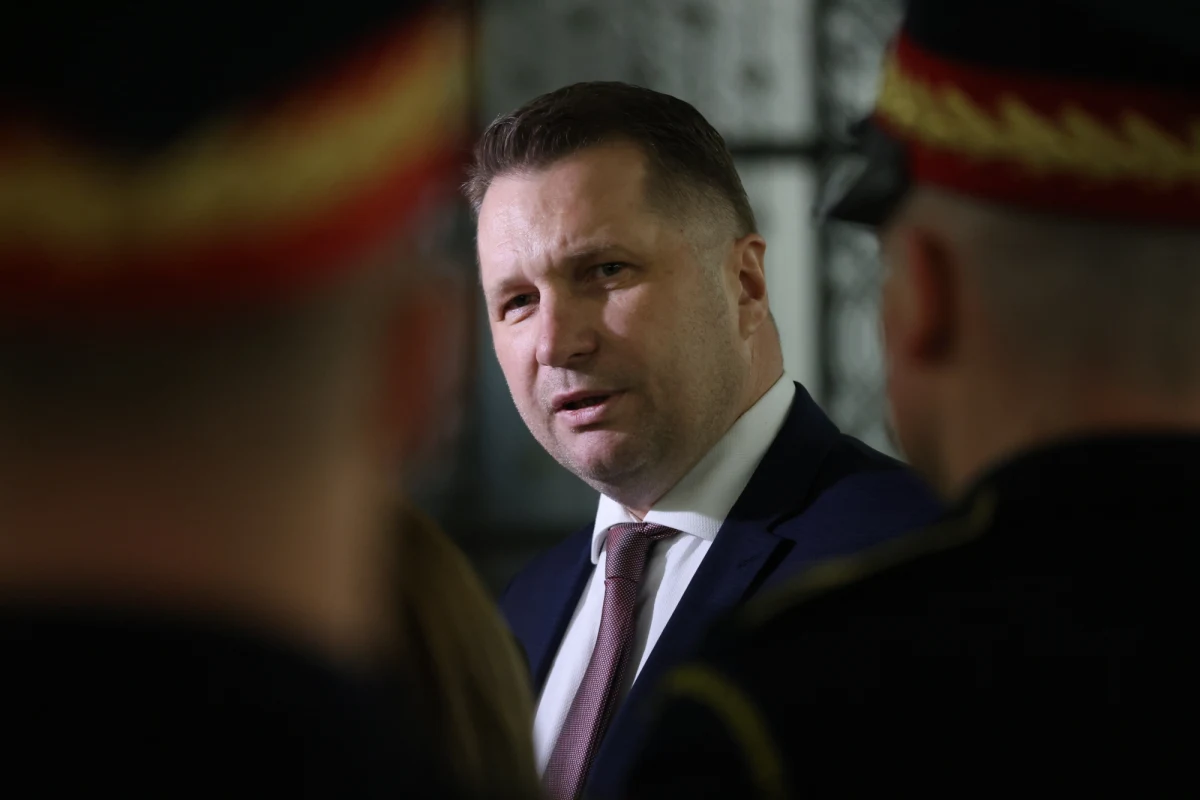 "W przyszłym tygodniu do Polski przyjedzie minister edukacji Izraela" - poinformował szef MEiN Przemysław Czarnek. "Będziemy rozmawiać o współpracy przy wizytach młodzieży izraelskiej w Polsce i polskiej w Izraelu" - zapowiedział Czarnek. "Chcemy, by młodzi Izraelczycy dowiedzieli się dużo o Polsce" - dodał.