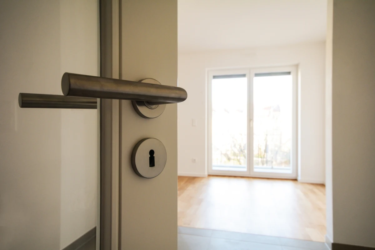 Posłowie skierowali projekt ustawy ws. bezpiecznego kredytu do sejmowych komisji infrastruktury oraz finansów publicznych. Nie poparto wniosku Konfederacji o odrzucenie projektu w pierwszym czytaniu. Opozycja zapowiedziała poprawki do projektu.