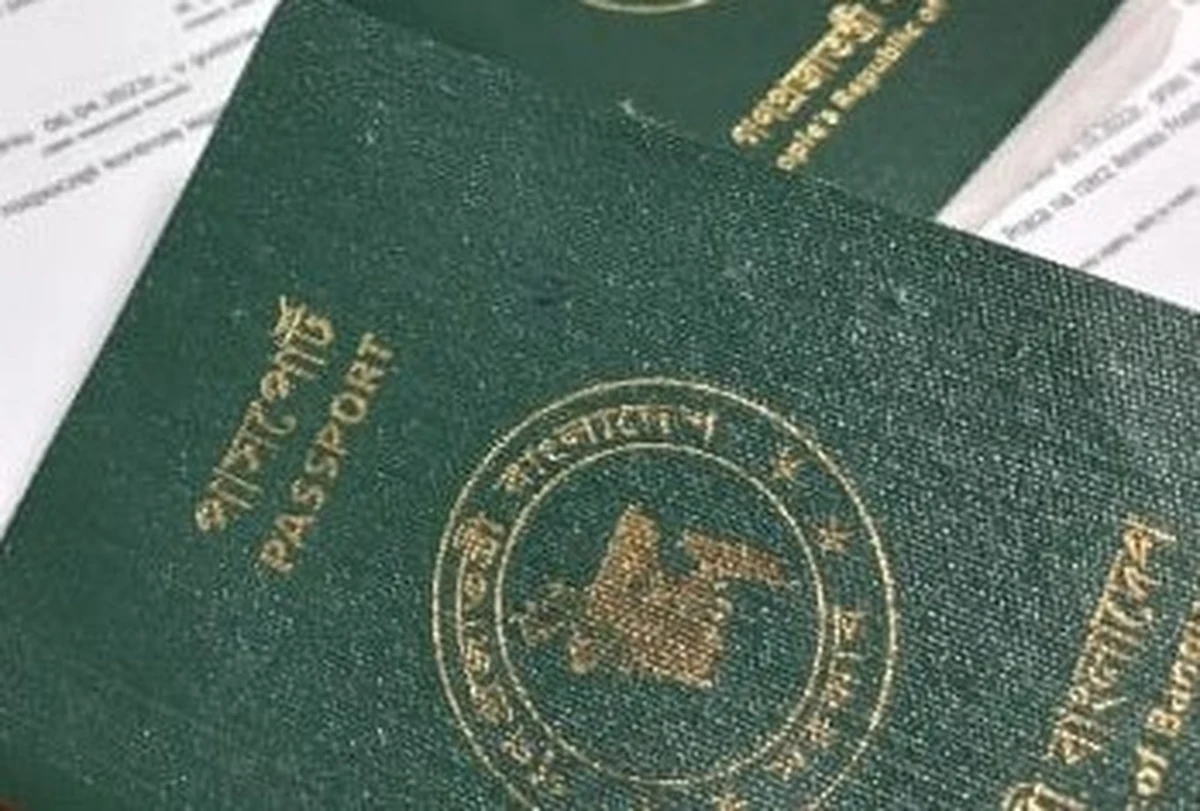 Funkcjonariusze placówki Straży Granicznej w Krakowie zatrzymali dwóch obywateli Bangladeszu. W trakcie kontroli legalności pobytu cudzoziemców na terytorium RP okazało się, że Banglijczycy przelecieli 6 tysięcy kilometrów na zezwoleniu na pracę, aby... pojechać na ślub rodziny do Wenecji.