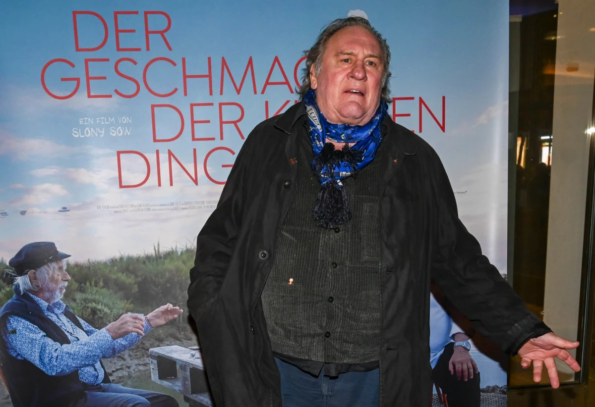 Aktor Gerard Depardieu został oskarżony o napaść seksualną lub molestowanie przez 13 kobiet. Tak wynika z dochodzenia przeprowadzonego przez francuski portal informacyjny Mediapart. Aktor zaprzeczył oskarżeniom. 