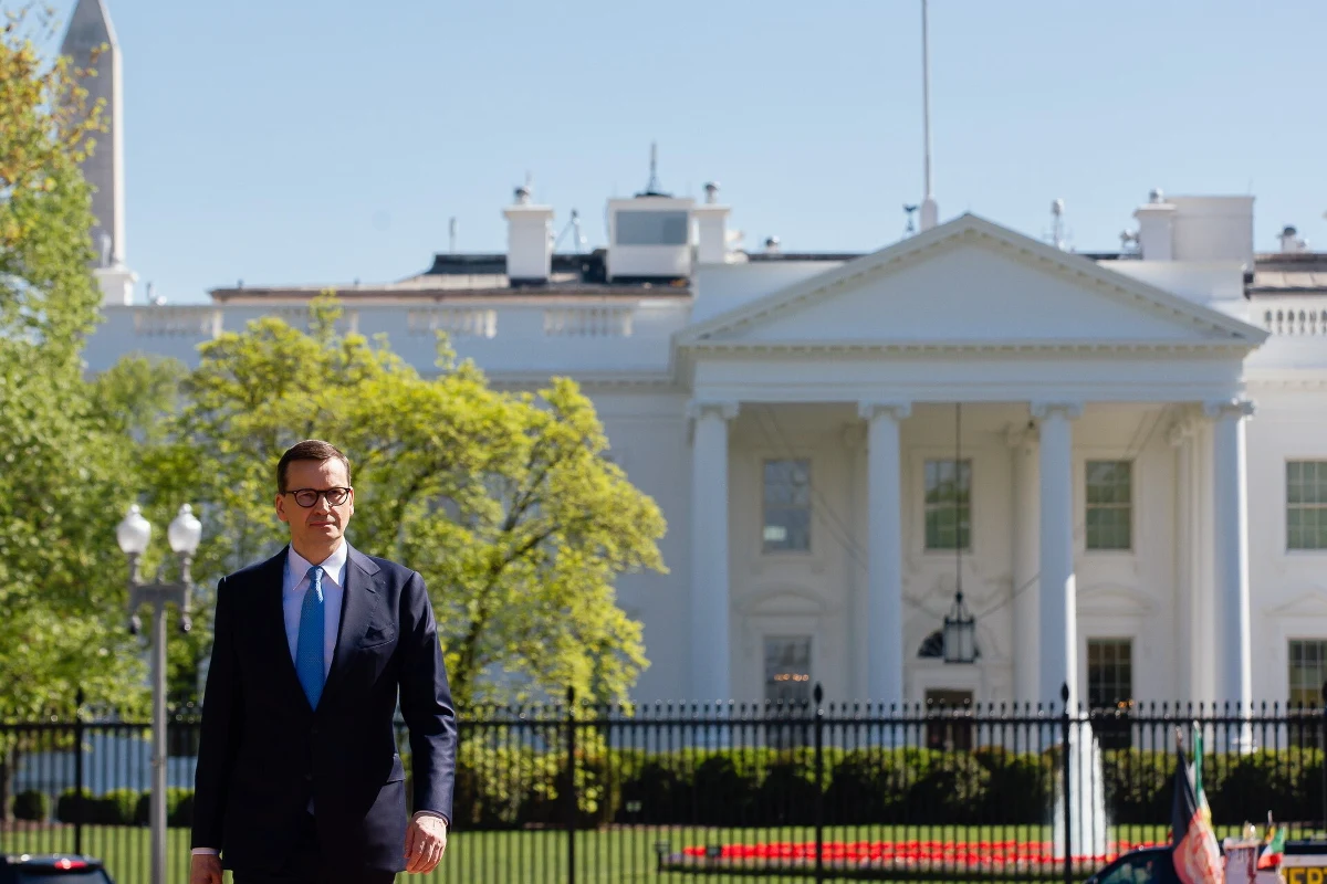 Narodowy Program Amunicyjny jest podstawą naszego bezpieczeństwa. Podjęliśmy wysiłek, by zwiększyć wydatki na produkcję amunicji w Polsce. W przyszłym tygodniu odbędzie się komitet sterujący, wkrótce zaprezentujemy naszym rodakom postęp prac w tym zakresie - powiedział  w USA premier Mateusz Morawiecki. Szef rządu odwiedził też  zakłady Lockheed Martin, gdzie rozmawiał o przyspieszeniu dostaw amerykańskiego sprzętu do Polski.
