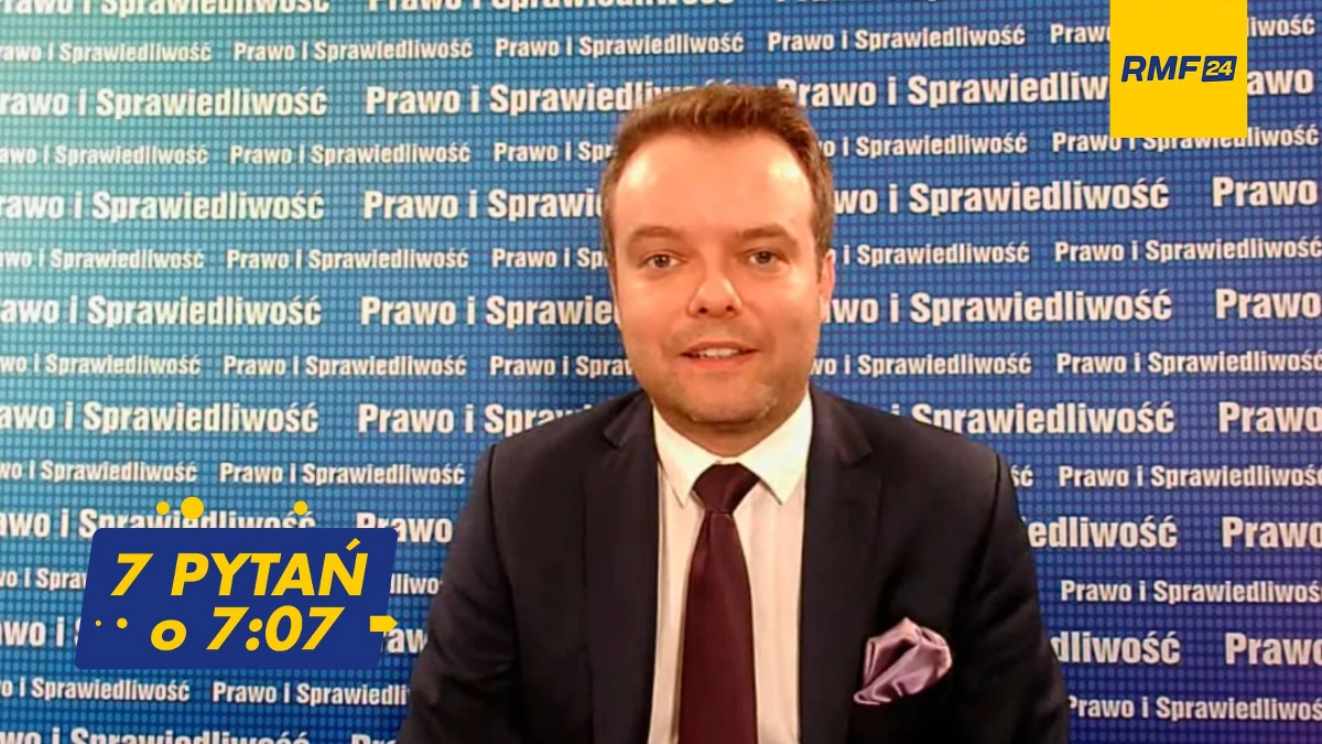 „Na pewno go obronimy tak, jak każdego naszego ministra” – deklaruje Rafał Bochenek w rozmowie 7 pytań o 7:07 w internetowym Radiu RMF24. „Minister Czarnek dobrze realizuje swoją misję, realizuje program PiS, a różnego rodzaju akcje z wnioskami o odwołanie poszczególnych ministrów to taka zasłona dymna i odwracanie uwagi od tej nicości, która jest po stronie opozycji” – dodał rzecznik PiS.