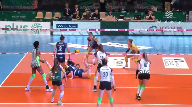 Świetna akcja z meczu #VolleyWrocław – Developres Bella Dolina Rzeszów (0:3).