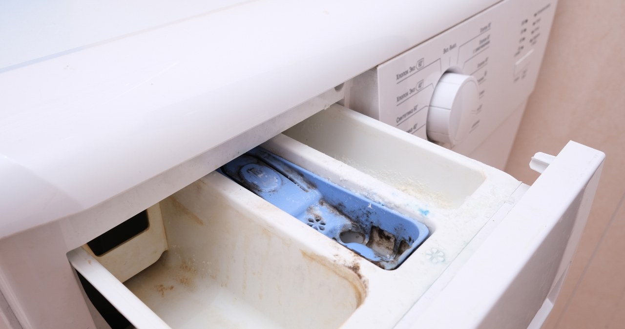 Jak wyczyścić i odkamienić pralkę? Proste i skuteczne sposoby