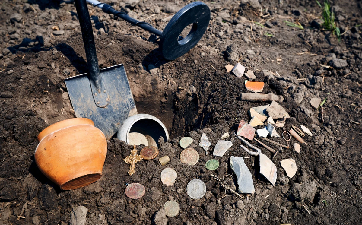 ​Dwóch brytyjskich poszukiwaczy skarbów stanęło przed sądem w mieście Durham na północnym-wschodzie Anglii. Mężczyźni zostali oskarżeni o usiłowanie sprzedaży kolekcji cennych monet z czasów anglosaskich.