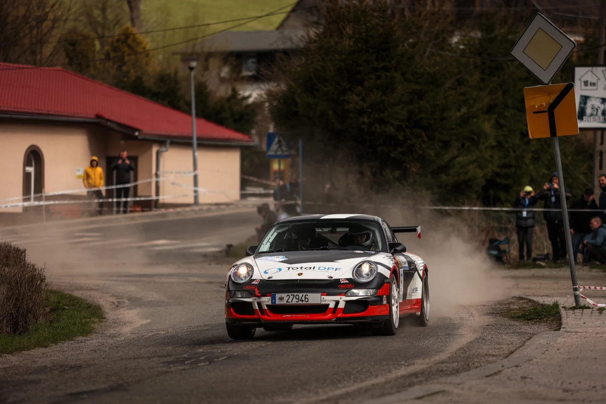 Blisko 90 załóg stawi się w Świdnicy na inauguracji rajdowego sezonu. W tym gronie jest 65 duetów zgłoszonych do rundy Rajdowych Samochodowych Mistrzostw Polski i 21 załóg w rajdówkach sprzed lat, które powalczą w ramach mistrzostw historycznych. Zawody organizowane przez Automobilklub Sudecki odbędą się w dniach 22-23 kwietnia.