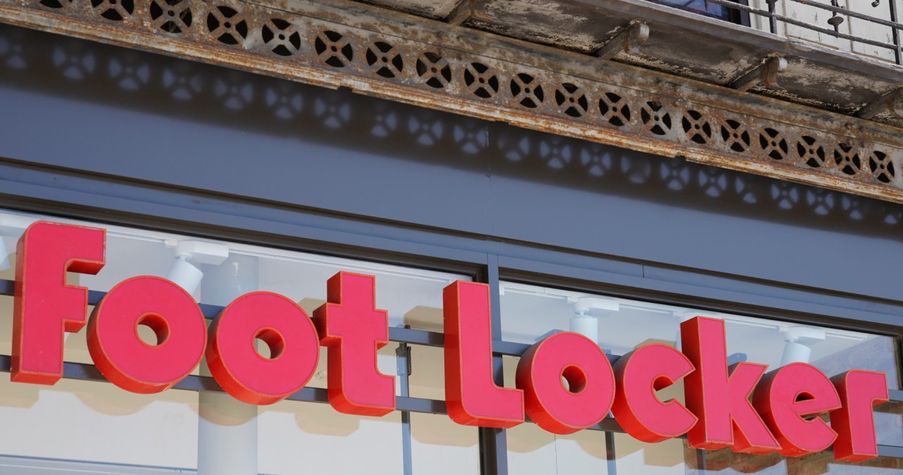 Foot Locker zamyka 400 sklepów. W galeriach handlowych ruszyły