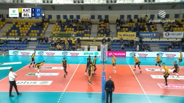 Pierwszy mecz o 11. miejsce: GKS Katowice - PGE Skra Bełchatów 3:1 (26:24, 25:21, 22:25, 25:21).

GKS Katowice: Sebastian Adamczyk, Damian Domagała, Piotr Hain, Gonzalo Quiroga, Georgi Seganow, Jakub Szymański - Bartosz Mariański (libero) - Wiktor Mielczarek

 

PGE Skra Bełchatów: Dawid Gunia, Bartłomiej Janus, Dick Kooy, Grzegorz Łomacz, Wiktor Musiał, Lukas Vasina - Jędrzej Gruszczyński (libero) - Mihajlo Mitic, Jakub Rybicki