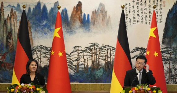 Szefowa MSZ Niemiec Annalena Baerbock przestrzegła władze Chin przed użyciem siły przeciwko Tajwanowi. "Zmiana status quo w Cieśninie Tajwańskiej z zastosowaniem siły byłaby dla Europy nie do zaakceptowania" – podkreśliła.