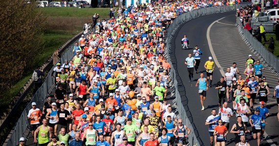 Duże utrudnienia z przejazdem przez Łódź będą mieli w weekend kierowcy. W związku z DOZ Maratonem w sobotę i niedzielę zamknięta zostanie część ulic, a komunikacja miejska pojedzie zmienionymi trasami.