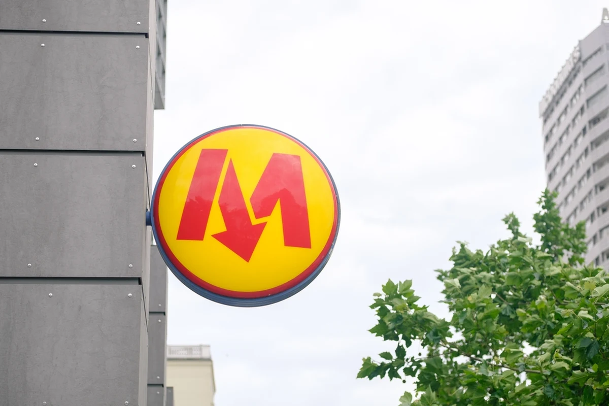 Komenda Główna Policji oraz amerykańskie FBI przeprowadzą ćwiczenia w warszawskim metrze. Odbędą się one z poniedziałku na wtorek między godz. 19.00 i 4.00 na stacjach Stare Bielany i Stadion Narodowy. Działania będą prowadzone w ramach międzynarodowych ćwiczeń Wolf-Ram-23 z zakresu reagowania na zagrożenia terrorystyczne. 