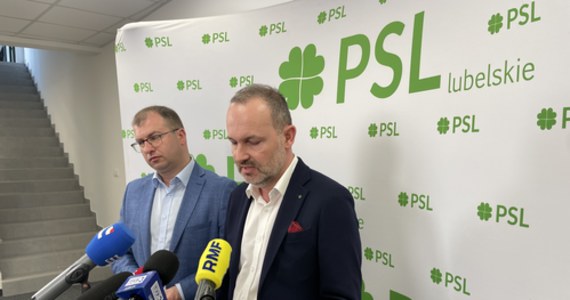 "Środki unijne z polityki spójności dla województwa lubelskiego są zagrożone" - twierdzi europoseł PSL Krzysztof Hetman. Jego zdaniem podpisujący z Urzędem Marszałkowskim umowy, mogą potem nie dostać zwrotu pieniędzy.