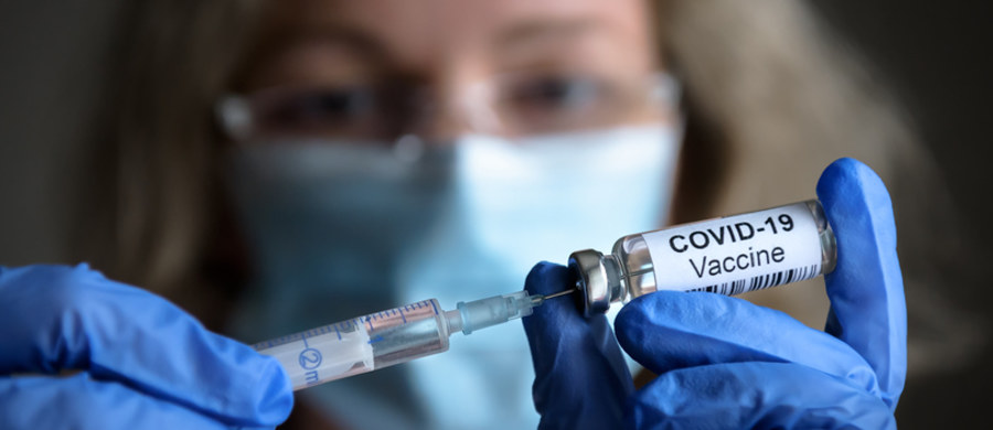 Rozpoczęła się rejestracja na piątą dawkę szczepionki przeciwko koronawirusowi. Prawo do tzw. trzeciego boostera otrzymały osoby z grup ryzyka ciężkiego przebiegu Covid-19.