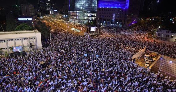 W Izraelu ok. 400 tys. osób wzięło udział w demonstracjach przeciwko reformie sądownictwa. Protestujący domagali się porzucenia projektu.